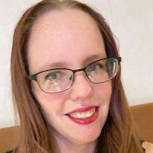 Meet your Posher, Alisa